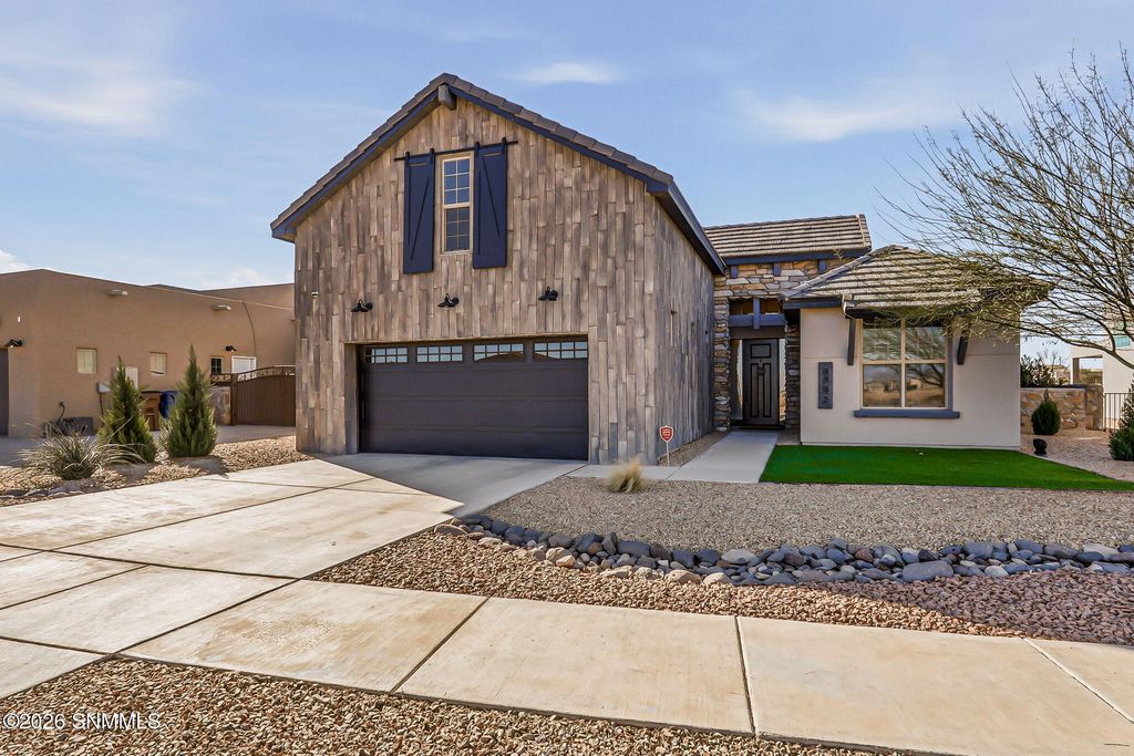 3792 Archangel Avenue, Las Cruces, NM 88012