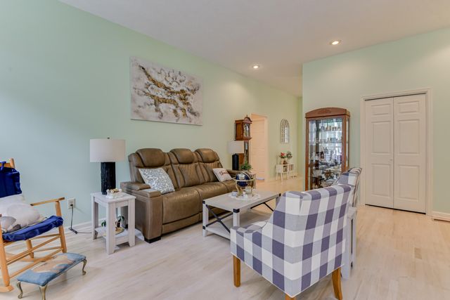 137 Golden Pond Court, Aiken, SC 29803