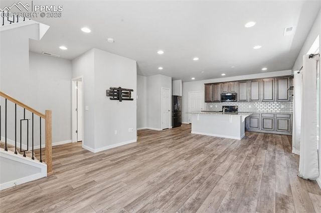 9384 Crosshaven View, Colorado Springs, CO 80927