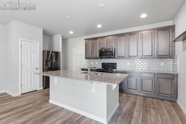 9384 Crosshaven View, Colorado Springs, CO 80927