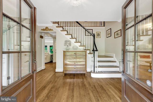 7845 OLD DOMINION DR, Mclean, VA 22102