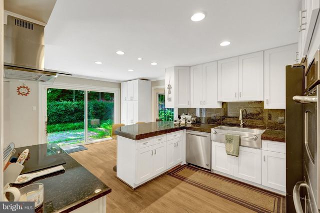 7845 OLD DOMINION DR, Mclean, VA 22102
