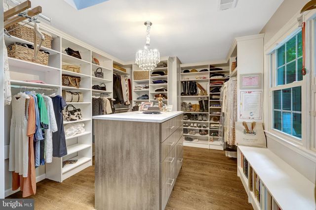 7845 OLD DOMINION DR, Mclean, VA 22102