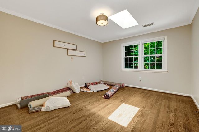 7845 OLD DOMINION DR, Mclean, VA 22102
