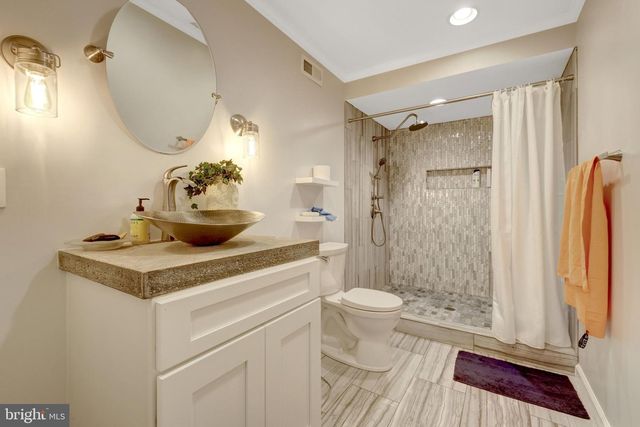 7845 OLD DOMINION DR, Mclean, VA 22102