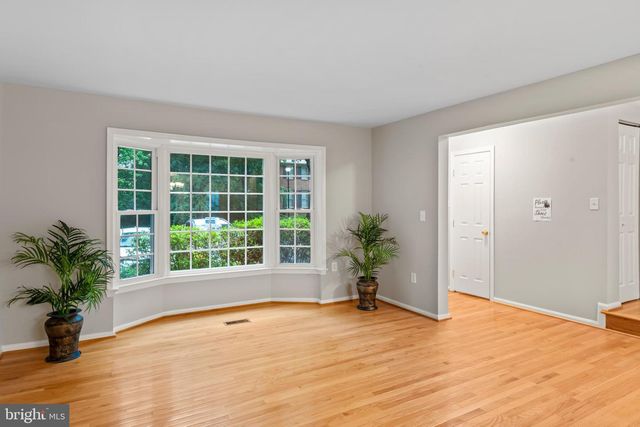5661 CHELMSFORD CT, Burke, VA 22015