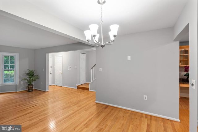 5661 CHELMSFORD CT, Burke, VA 22015