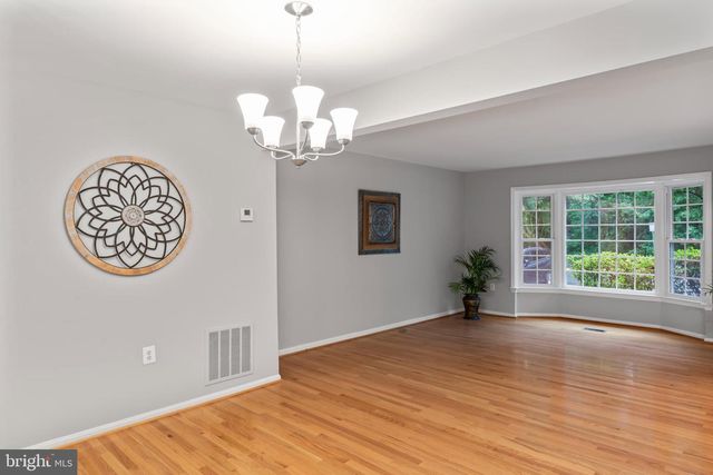5661 CHELMSFORD CT, Burke, VA 22015