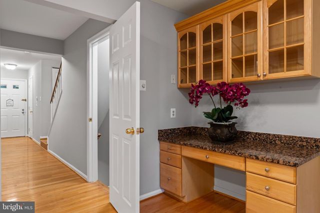 5661 CHELMSFORD CT, Burke, VA 22015