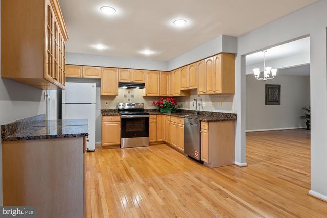 5661 CHELMSFORD CT, Burke, VA 22015