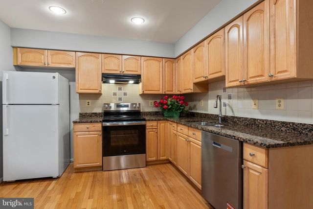 5661 CHELMSFORD CT, Burke, VA 22015