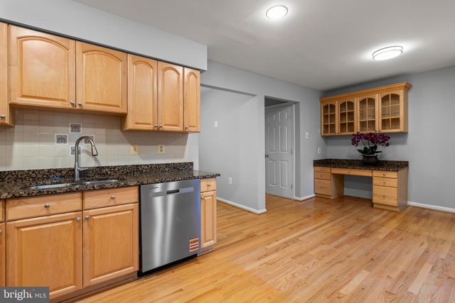 5661 CHELMSFORD CT, Burke, VA 22015