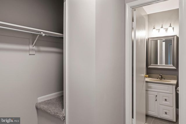 5661 CHELMSFORD CT, Burke, VA 22015