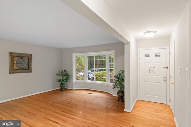 5661 CHELMSFORD CT, Burke, VA 22015