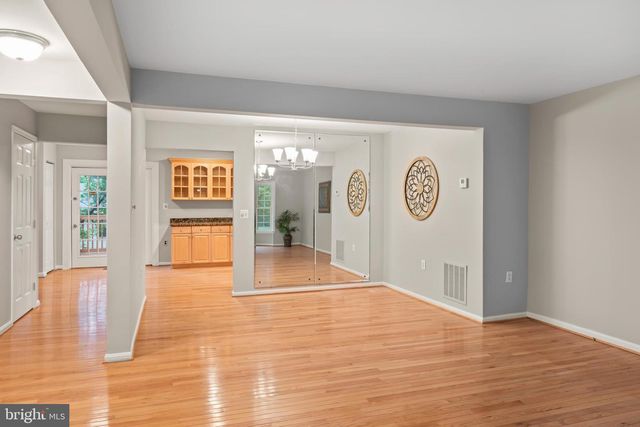 5661 CHELMSFORD CT, Burke, VA 22015