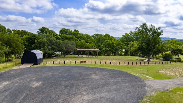 550 Gallup Trail, Kerrville, TX 78028