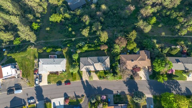 8422 N NORTHVIEW Rd, Spokane, WA 99208