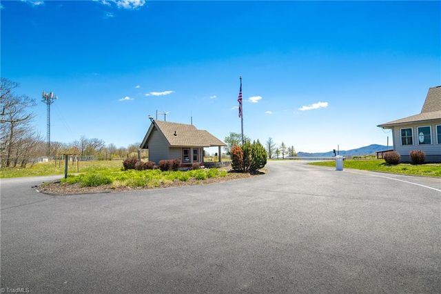 301 Pinnacle Inn Road 4103, Beech Mountain, NC 28604