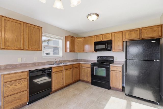 5230 Salt Trail Canyon Pass, Fort Wayne, IN 46808