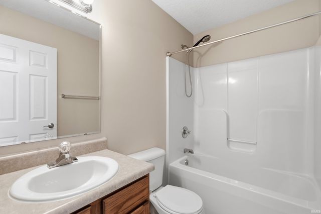 5230 Salt Trail Canyon Pass, Fort Wayne, IN 46808