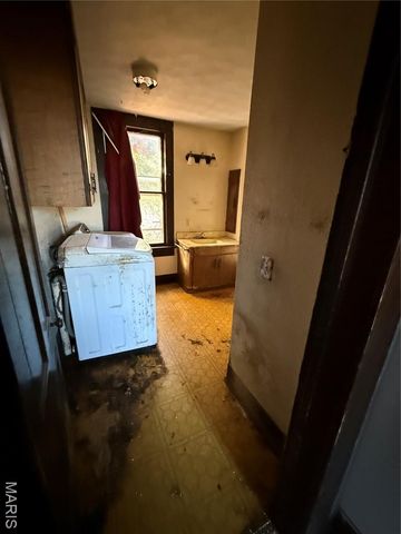 1371 Washington Street, Carlyle, IL 62231