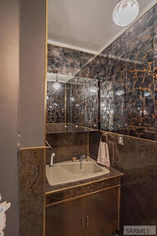 Image 56 of property listing at 269 W Center Street, Shelley, ID 83274