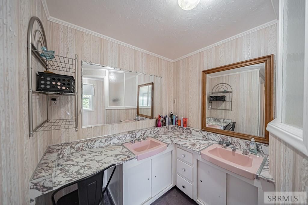 Image 64 of property listing at 269 W Center Street, Shelley, ID 83274