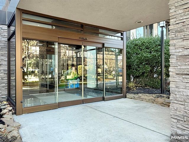 2077 Center Avenue 5E, Fort Lee, NJ 07024