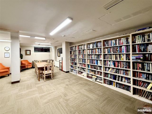 2077 Center Avenue 5E, Fort Lee, NJ 07024