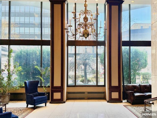 2077 Center Avenue 5E, Fort Lee, NJ 07024