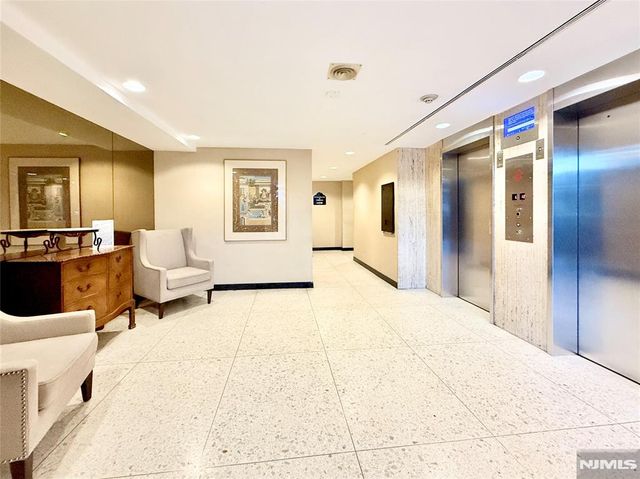 2077 Center Avenue 5E, Fort Lee, NJ 07024