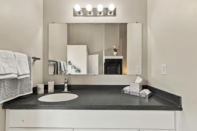 139 Captain Eames Cir 139, Ashland, MA 01721