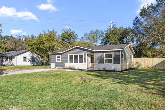 1403 Melody Drive, La Marque, TX 77568