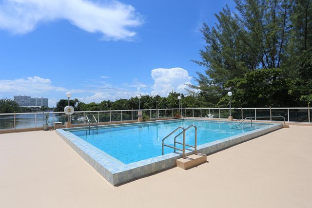 3000 Holiday Drive 1803, Fort Lauderdale, FL 33316