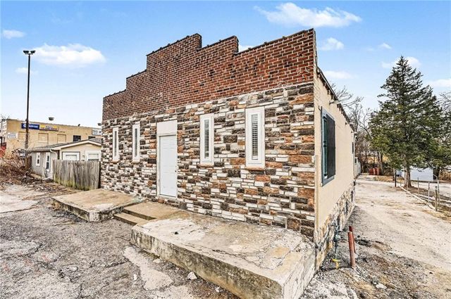 11303 E Truman Road, Independence, MO 64050