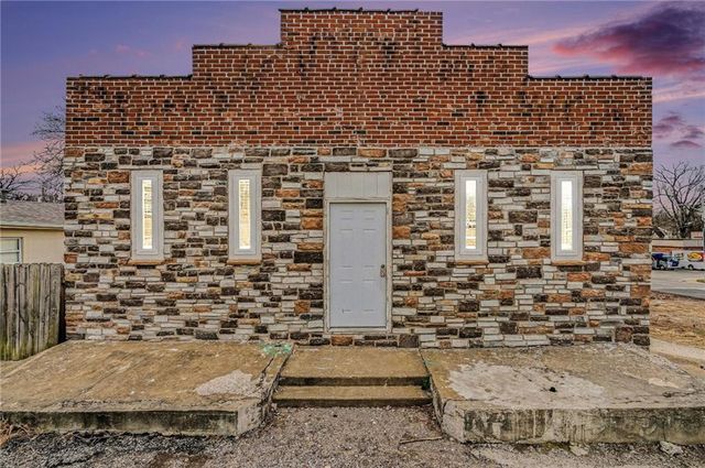 11303 E Truman Road, Independence, MO 64050