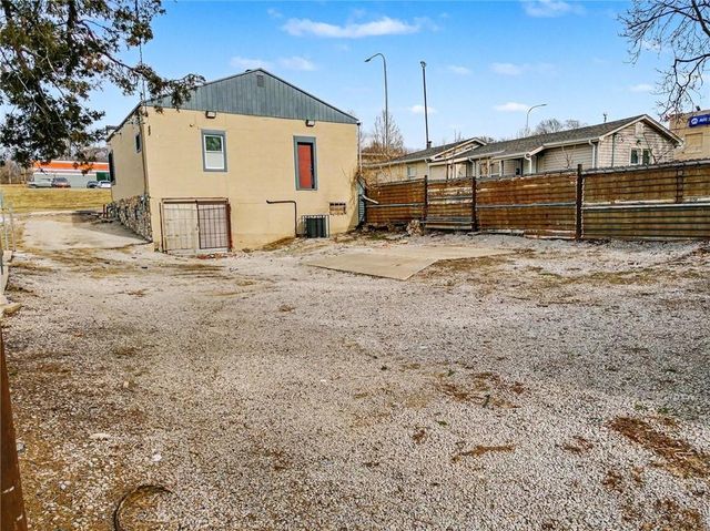11303 E Truman Road, Independence, MO 64050