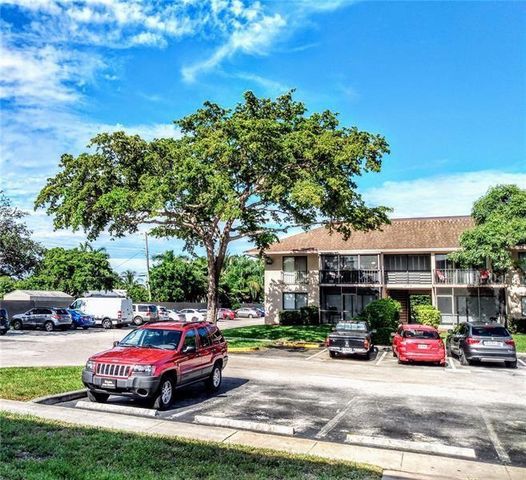5825 Washington Street 40-B, Hollywood, FL 33023