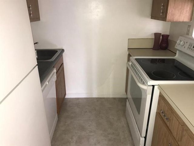 5825 Washington Street 40-B, Hollywood, FL 33023