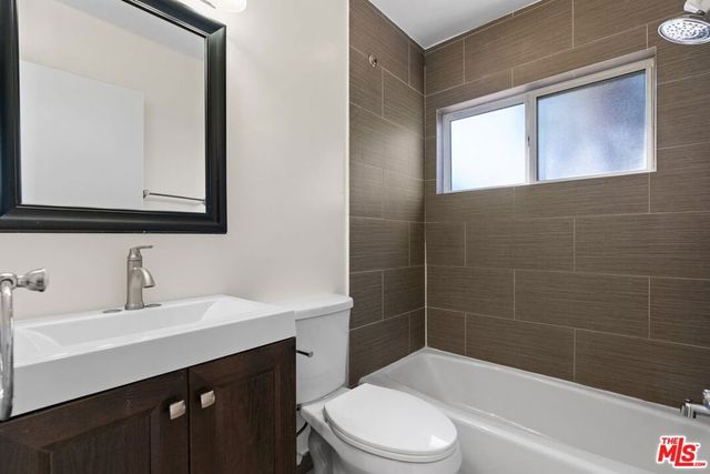 1000 N Orange Grove Avenue 2, West Hollywood, CA 90046