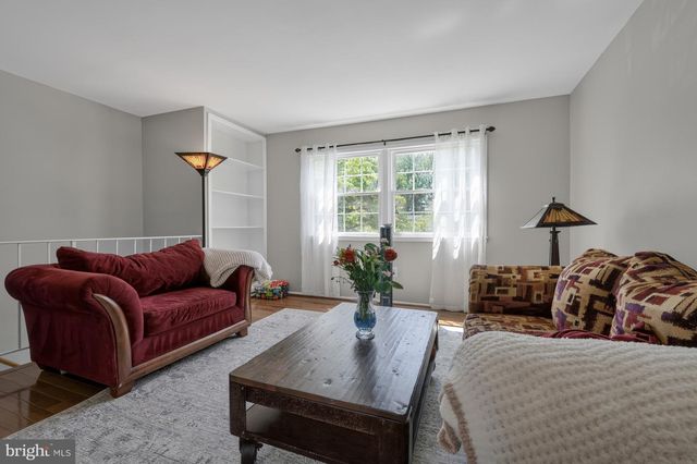 13026 KINGSWELL DR, Woodbridge, VA 22193