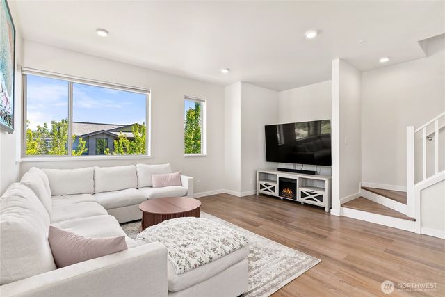 32675 Madrona Avenue SE, Black Diamond, WA 98010