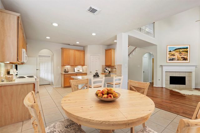 27 Harmony Hollow Court, The Woodlands, TX 77385