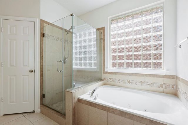 27 Harmony Hollow Court, The Woodlands, TX 77385