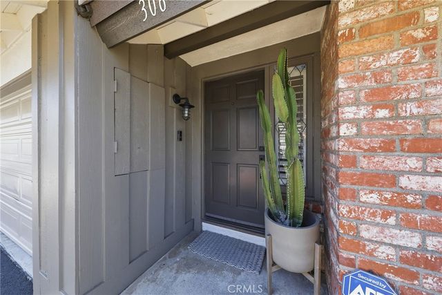 306 Campbell Lane, Costa Mesa, CA 92627
