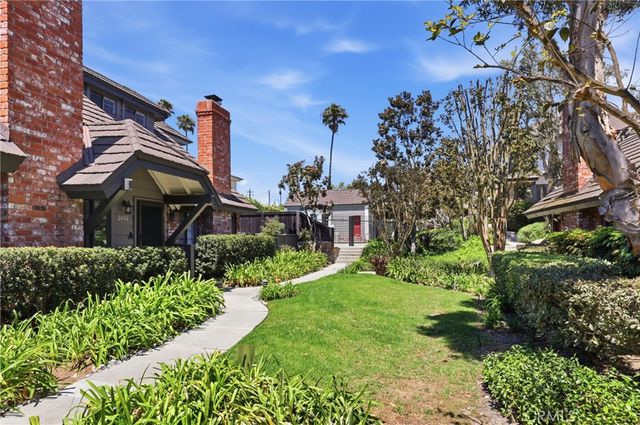306 Campbell Lane, Costa Mesa, CA 92627
