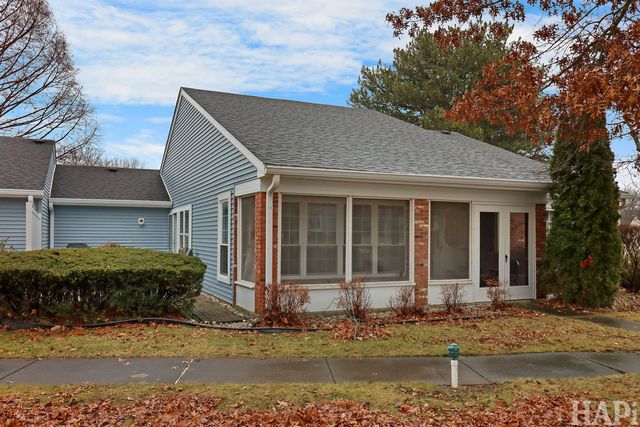 7205 Hastings Circle 330, Fox Lake, IL 60020