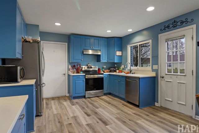 7205 Hastings Circle 330, Fox Lake, IL 60020