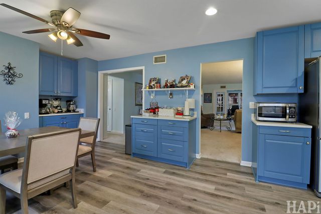 7205 Hastings Circle 330, Fox Lake, IL 60020