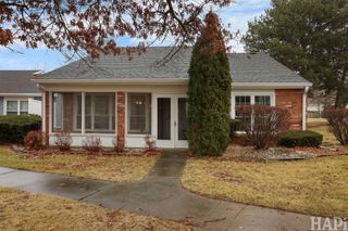 7205 Hastings Circle 330, Fox Lake, IL 60020